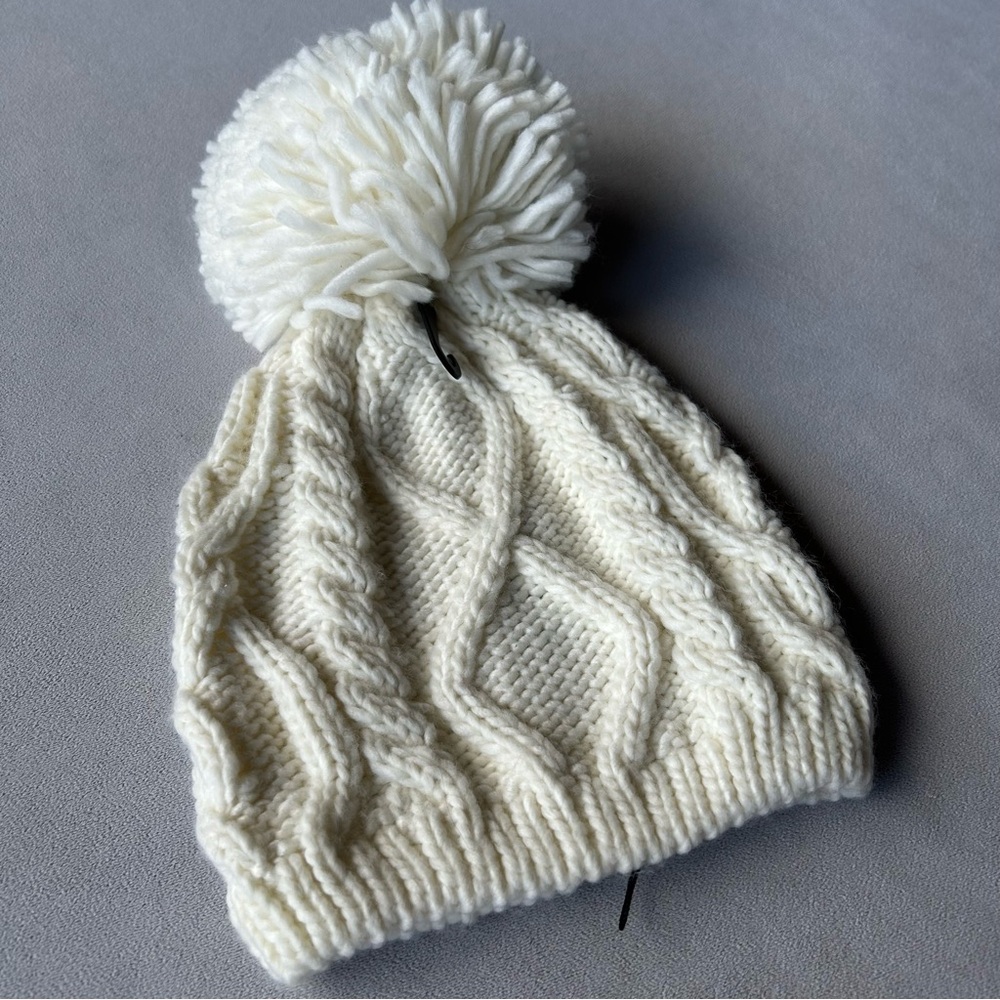BCBGMaxAzria ~ Cable Knit Toque with Pom ~ Cream ~ 100% Acrylic ~ Brand New!